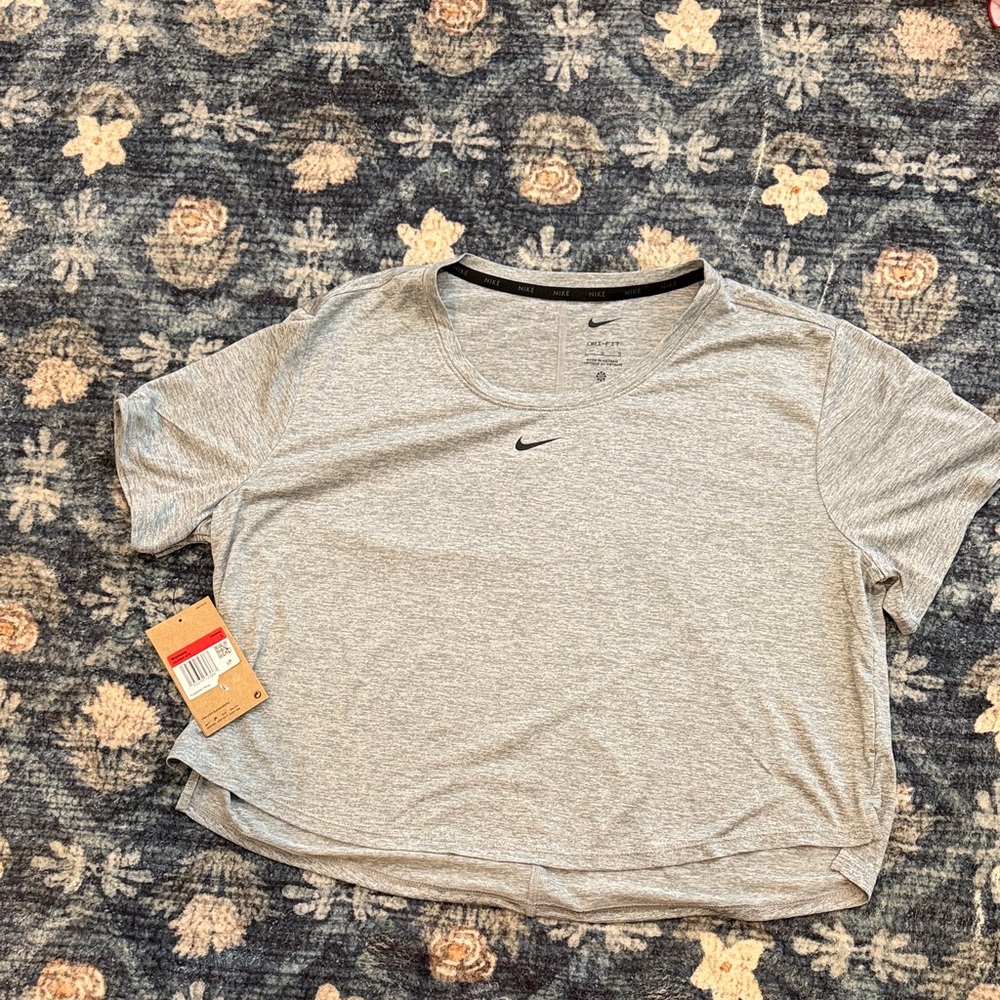 Nike Women's Heather Gray Short Sleeve Tee